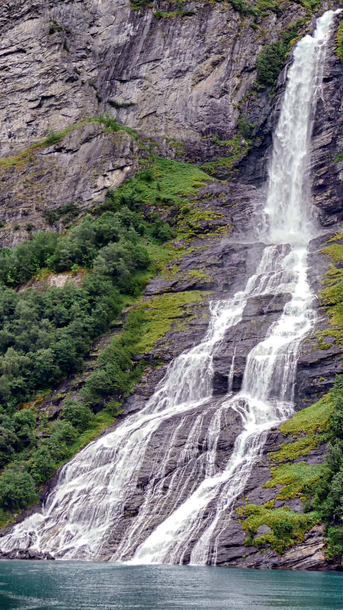 Wasserfall-Geiranger-Fjord-2-Freier