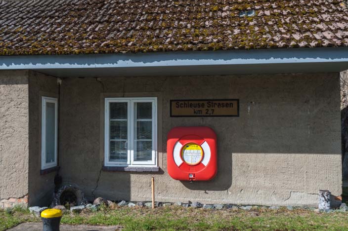 mecklenburgische-seenplatte-führerscheinfreie-hausbootfahrt