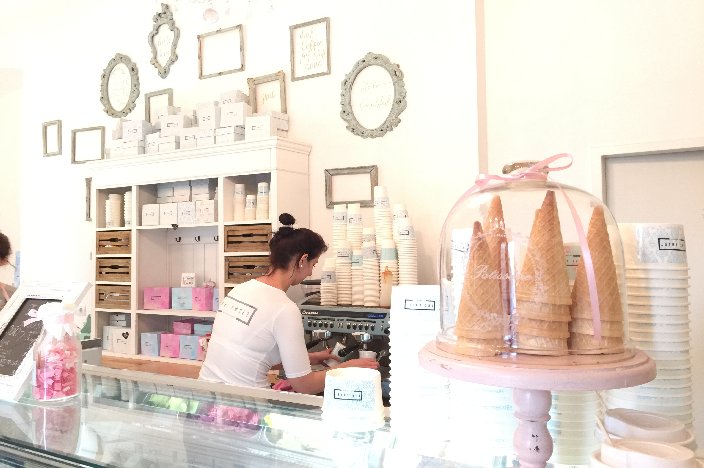 Budapest Café: The Sweet by Vintage Garden