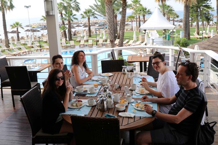 Nicosia Tipps: Frühstück im Golden Bay Hotel mit Meerblick