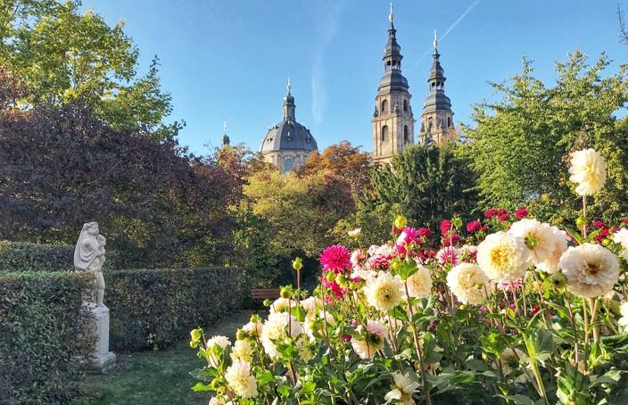 Fulda Sehenswürdigkeiten: Dahliengarten mit Dom