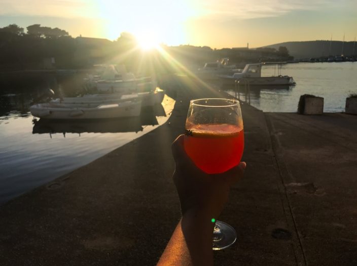 Aperol op Ilovik tot de zonsondergang.