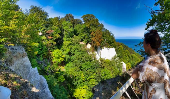 Blick von der Aussichtsplattform Königsstuhl auf den Feuerregenfelsen