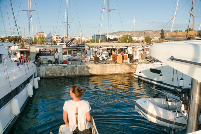 Anlegen in der Marina Alimos am Dream Yacht Charter Pier